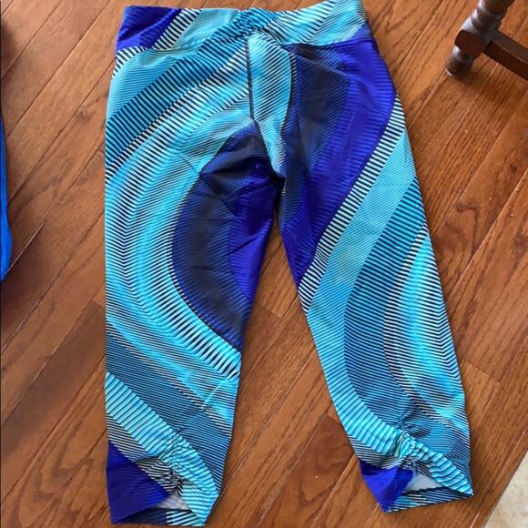 Calvin Klein women’s size L print activewear workout capri leggings - Picture 5 of 6